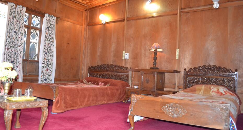 Metro Palace House Boat, Srinagar 5